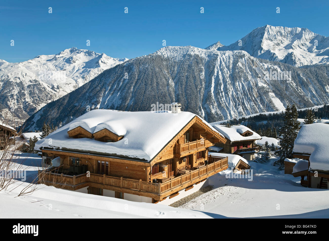 Chalets à Courchevel 1850, Station de ski dans les Trois Vallées, Les Trois Vallées, Savoie, Alpes, France Banque D'Images