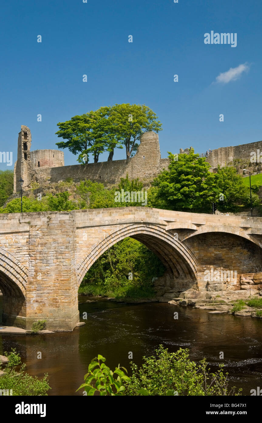 Pont sur la Rivière Tees à Barnard Castle, Yorkshire, Angleterre, Royaume-Uni, Europe Banque D'Images