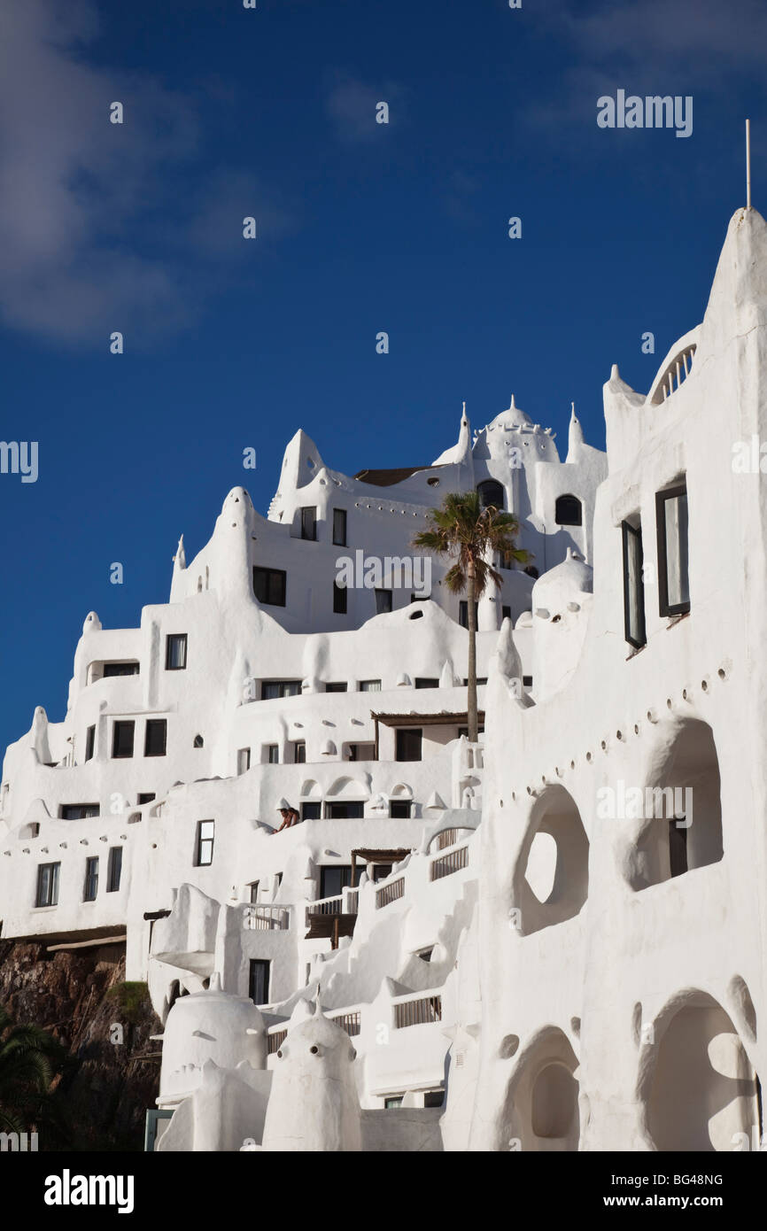 Uruguay, Punta del Este, Punta Ballena, Casapueblo, hôtel et galerie d'art de l'artiste Carlos Paez Vilaro Banque D'Images