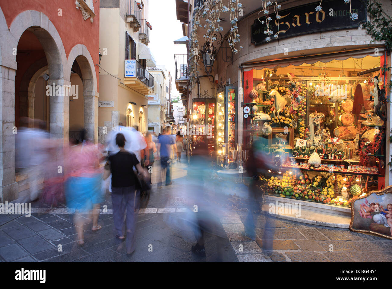 Les touristes, Taormina, Sicile, Italie, Europe Banque D'Images