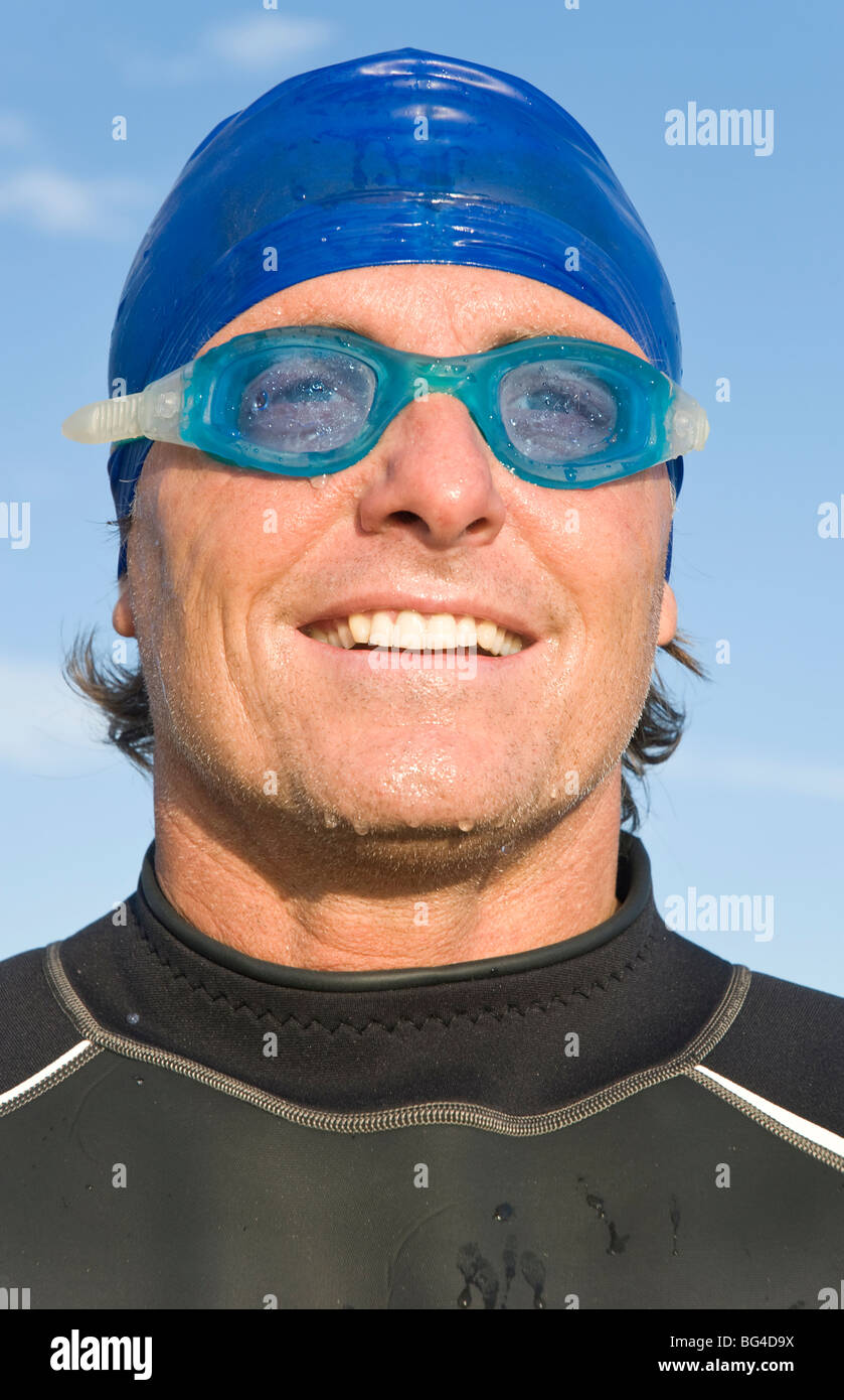 Portrait of smiling Triathlète masculin Banque D'Images