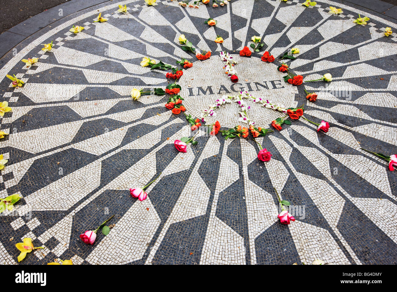 Imaginez le mémorial de la mosaïque à John Lennon, Strawberry Fields, Central Park, Manhattan, New York City, New York, USA Banque D'Images