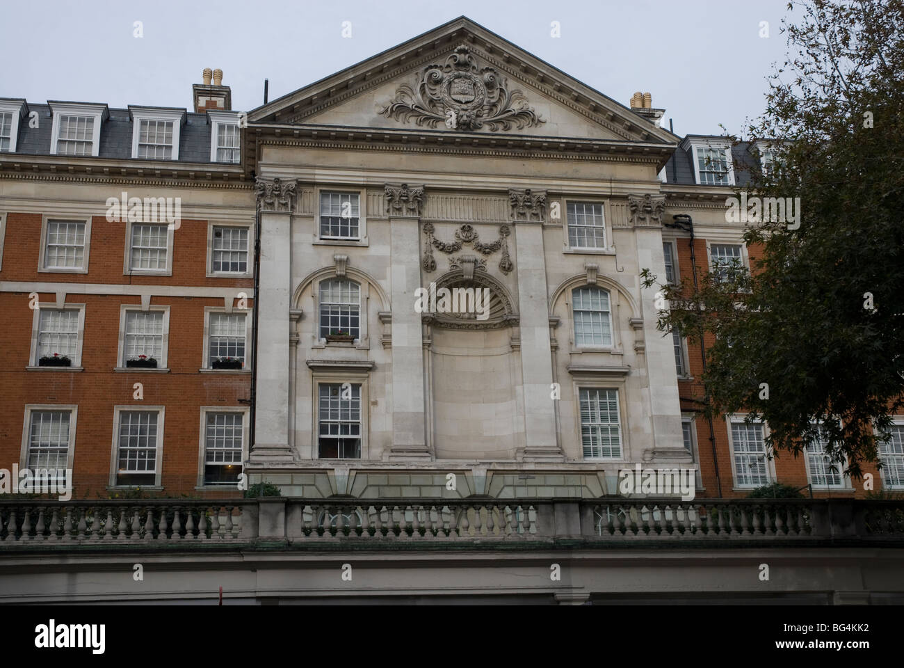 Bâtiment très ornementé de Kensington High Street, Londres Banque D'Images