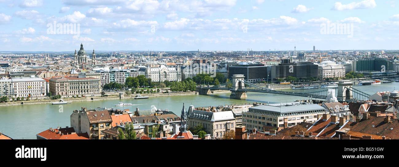 Vue de Budapest sur le Danube à partir de la colline du château. Hongrie Banque D'Images