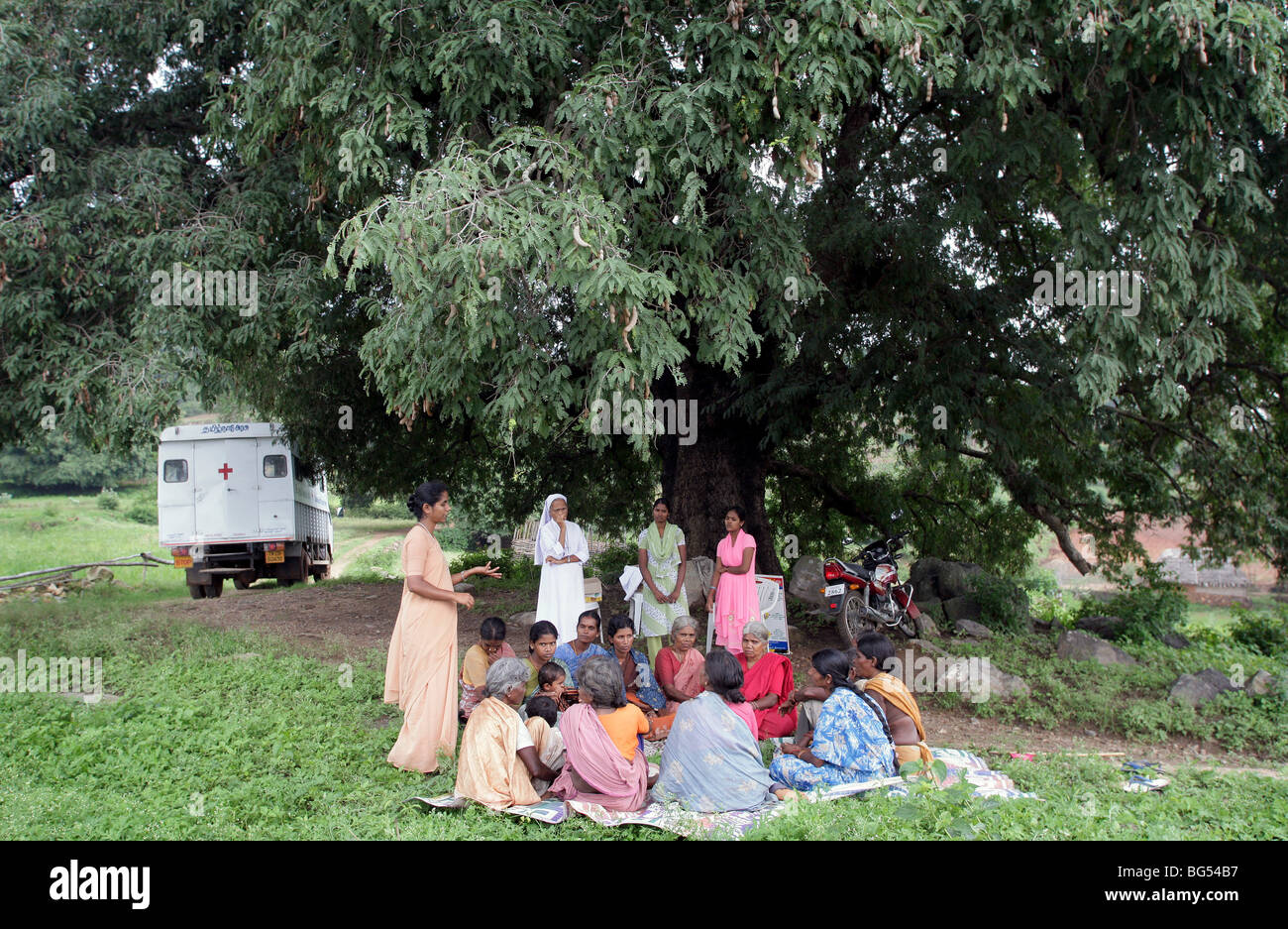 Inde : programme de sensibilisation à la santé des soeurs catholiques dans un village de l'Etat du Tamil Nadu Banque D'Images