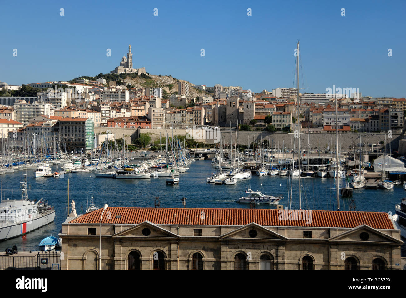 Vue sur la vieille ou vieux Port, port ou Port, Marseille ou Marseille, Provence, France Banque D'Images