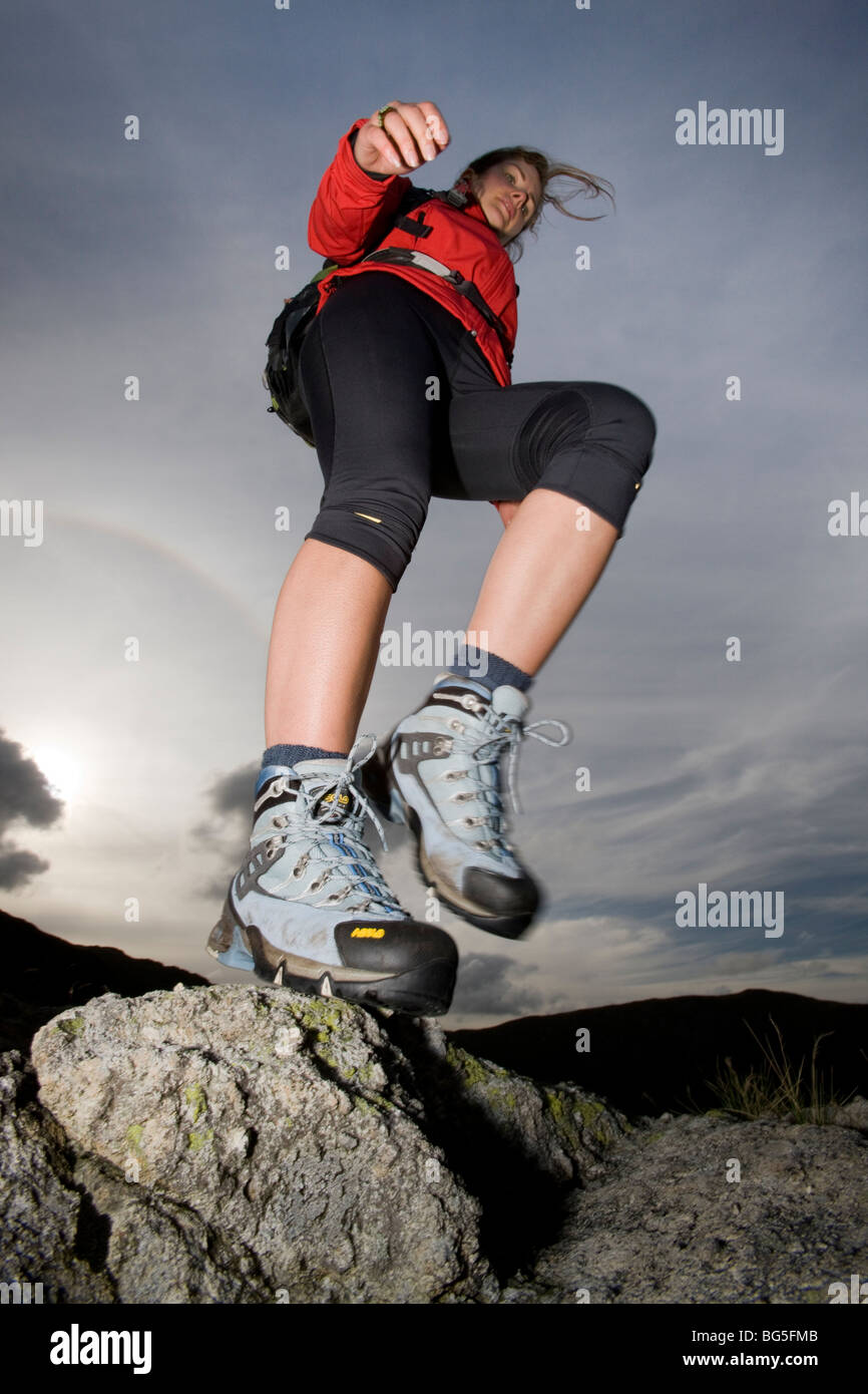 Femme dans le Walker Hill Lake District Banque D'Images