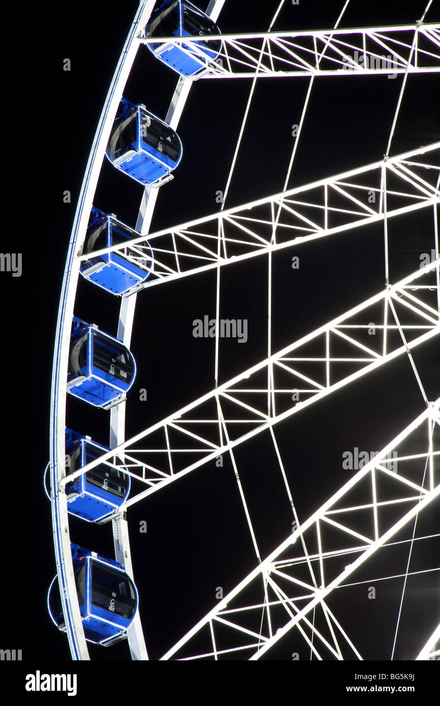 L'Oeil de Birmingham ou roue de Ferris dans centenaire Sq Banque D'Images