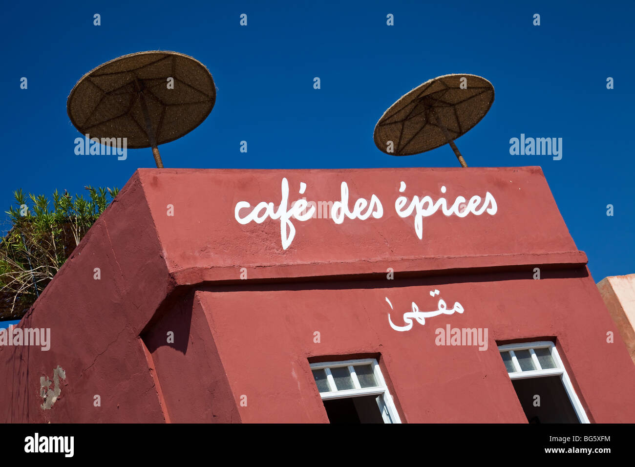 Café des Épices avec terrasse sur le toit sur la place Rahba Kédima (place des Épices), Marrakech, Maroc Banque D'Images