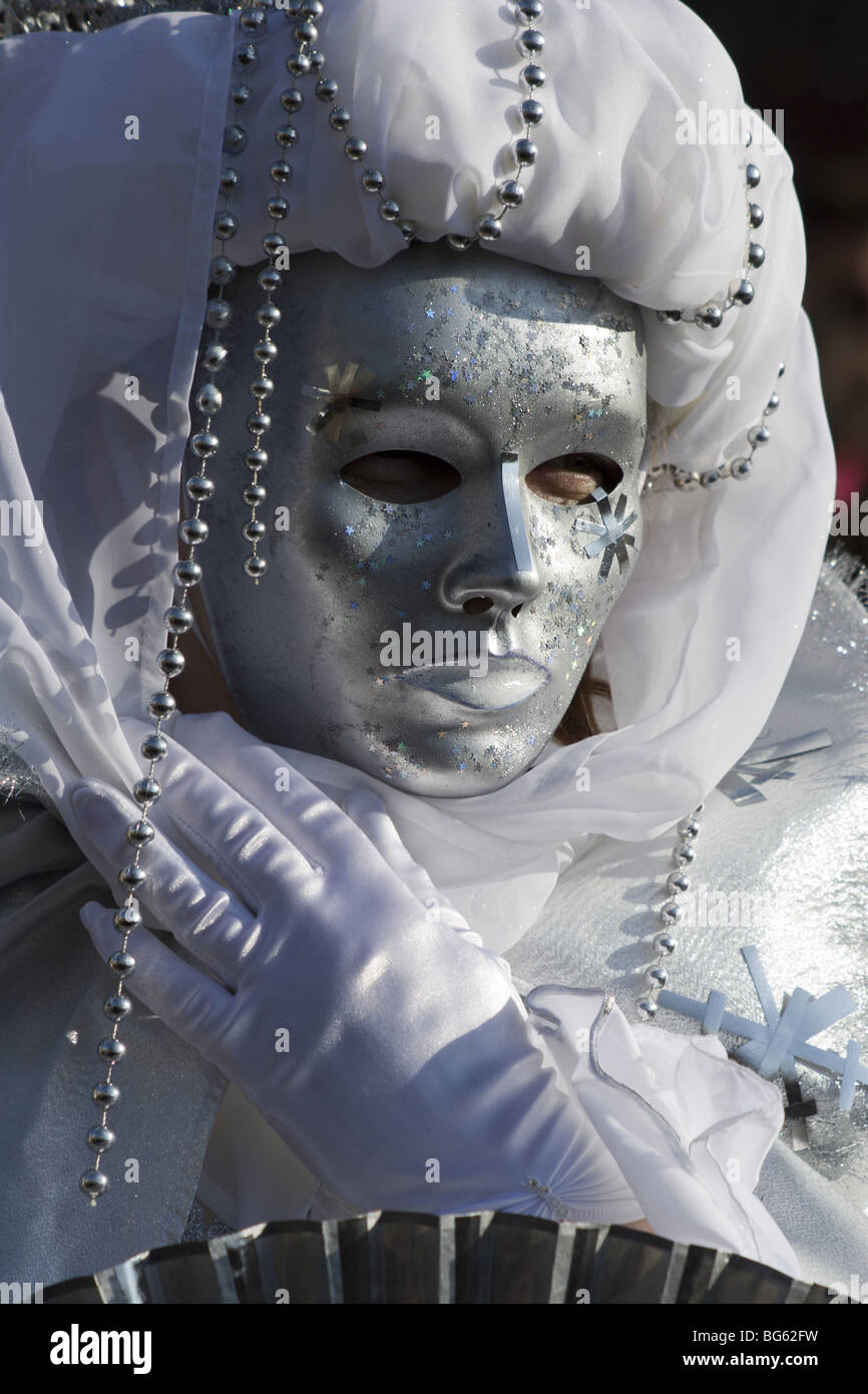 Un masque de carnaval de Venise - argent Banque D'Images