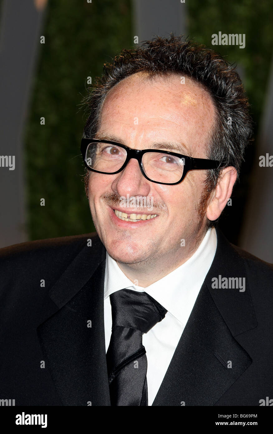 ELVIS COSTELLO 2009 VANITY FAIR OSCAR PARTY WEST HOLLYWOOD Los Angeles CA USA 22 Février 2009 Banque D'Images