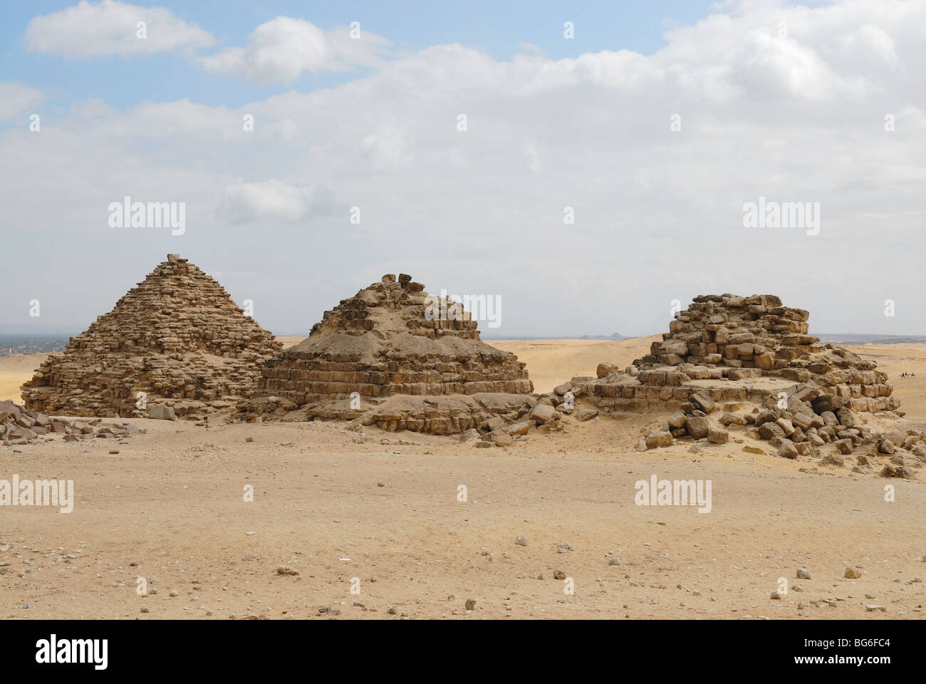 Les petites pyramides subsidiaires associés à l'Menkaourê pyramide de Gizeh, Egypte Banque D'Images