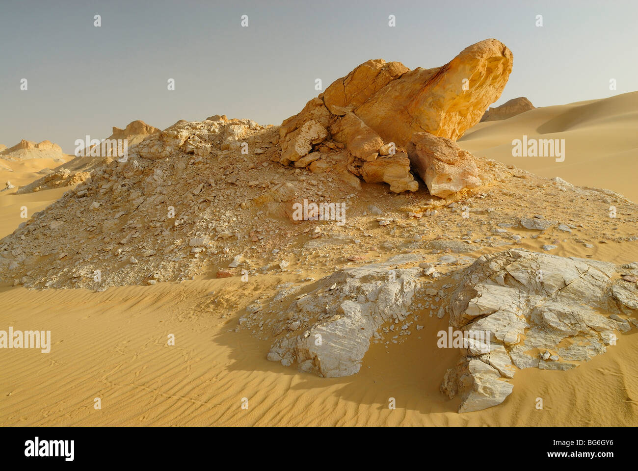 Les roches de calcaire dans le désert occidental de l'Égypte Banque D'Images