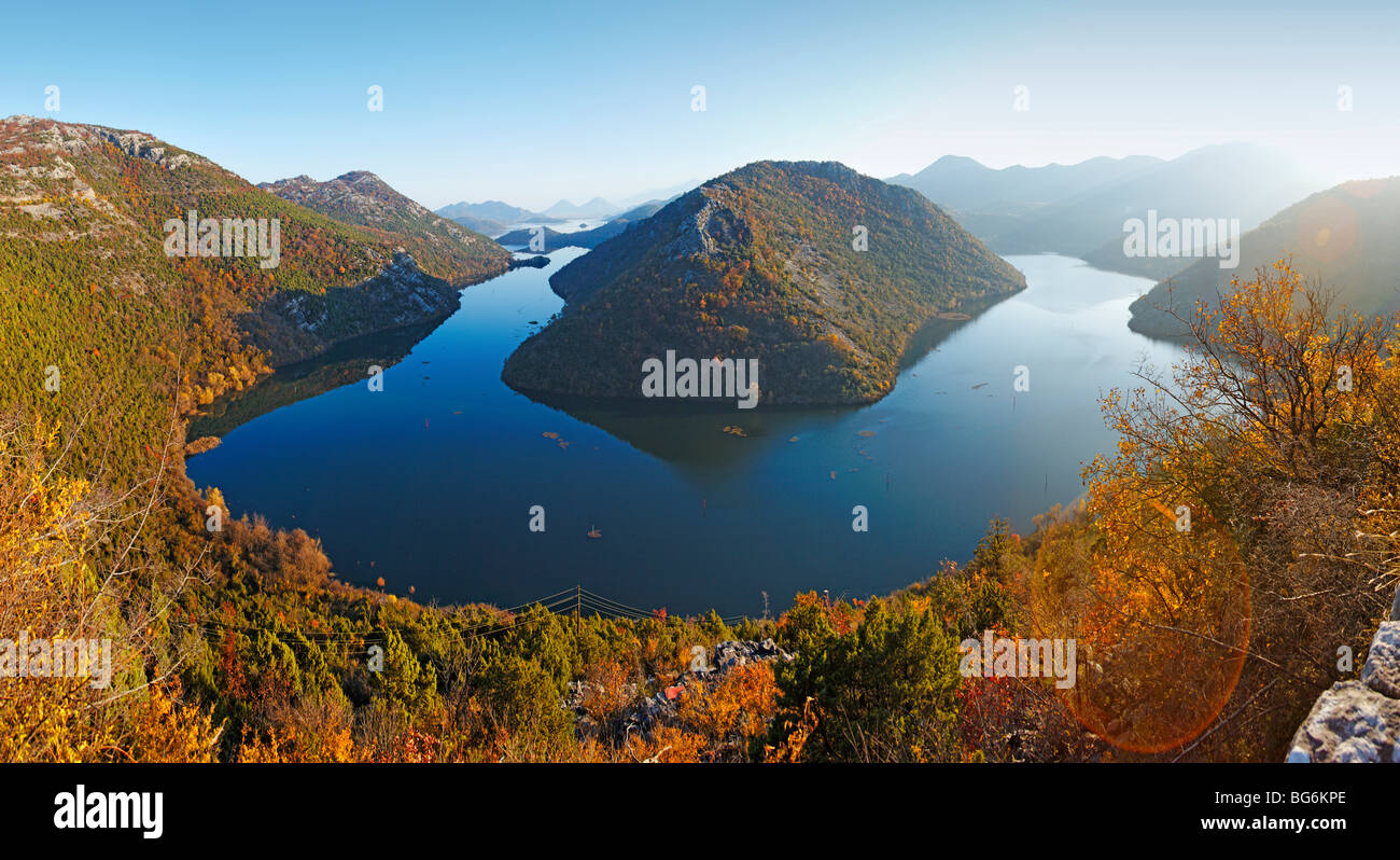 Le Parc National du lac de Skadar à Rijeka Crnojevica, automne, le Monténégro à l'automne