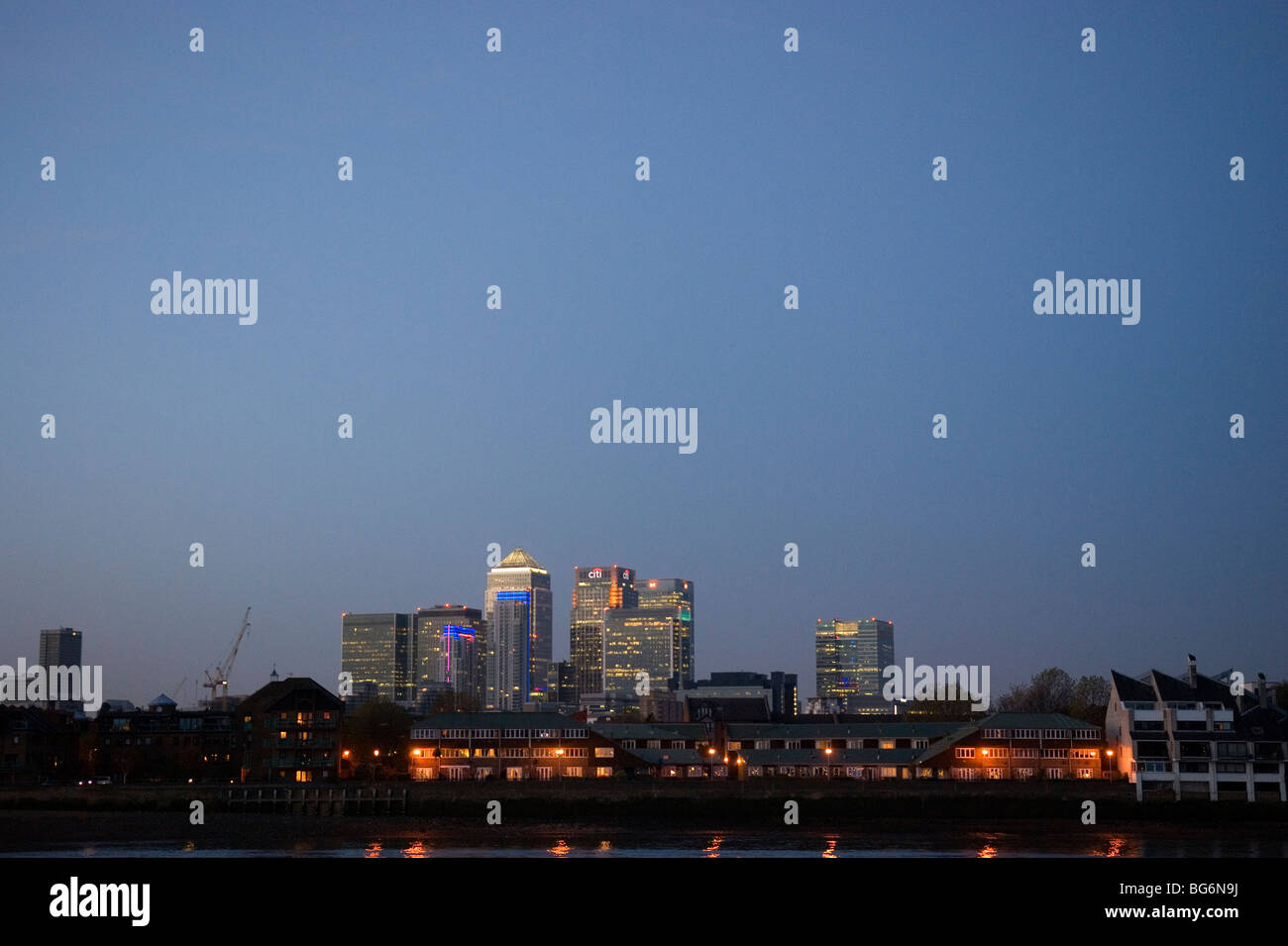 Vue sur les tours de Canary Wharf à partir de Cutty Sark Greenwich, London England UK Banque D'Images