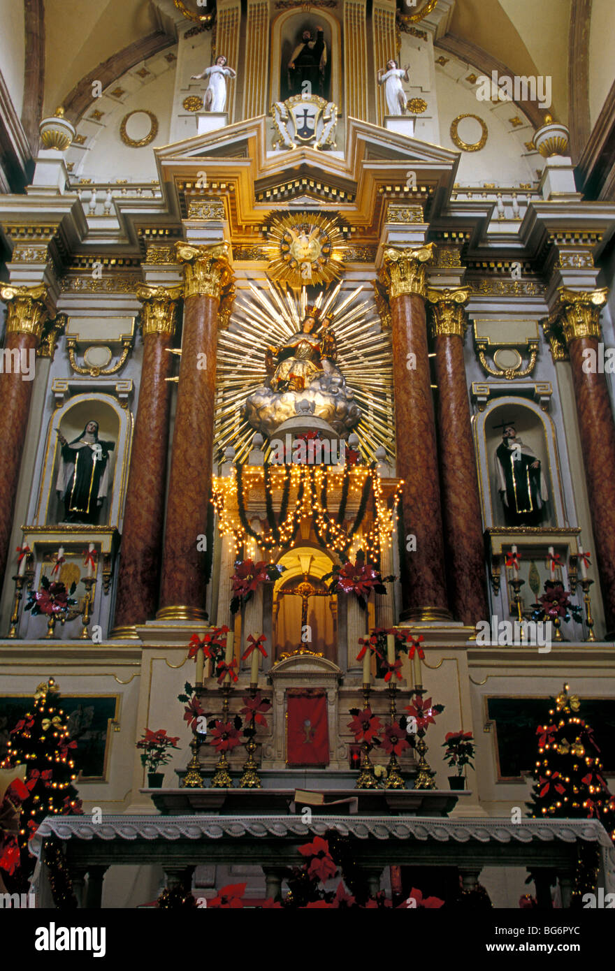 Autel principal, nef, el carmen Church, église catholique romaine, l'église catholique, le catholicisme romain, san luis potosi, San Luis Potosi, Mexique de l'état Banque D'Images