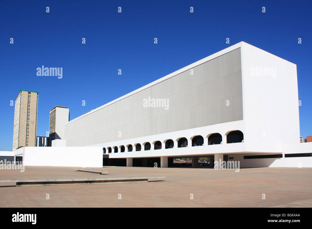 La bibliothèque nationale de l'architecte Oscar Niemeyer à Brasilia Banque D'Images