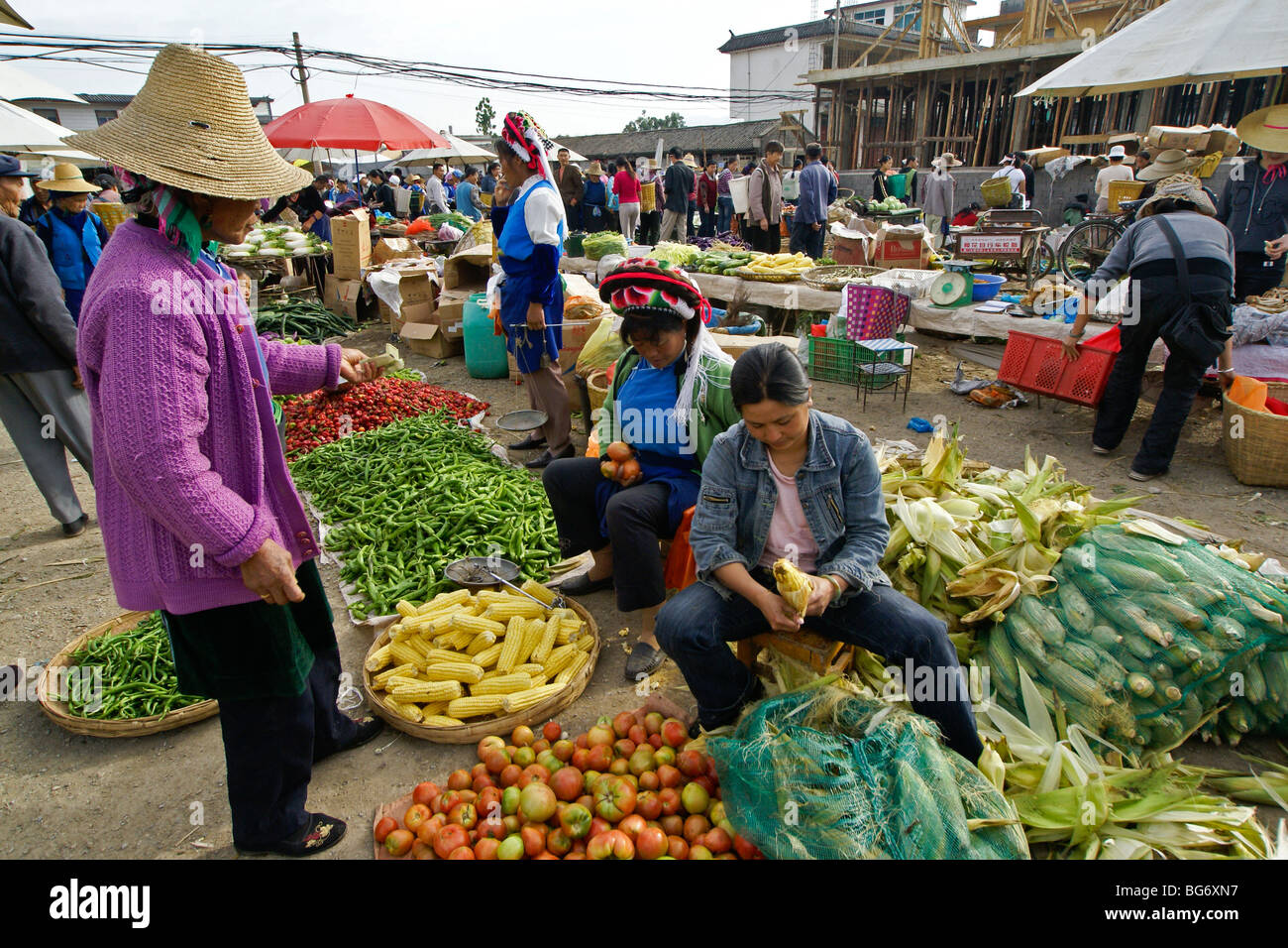 Marché plein air, Xizhou, Yunnan, Chine Banque D'Images