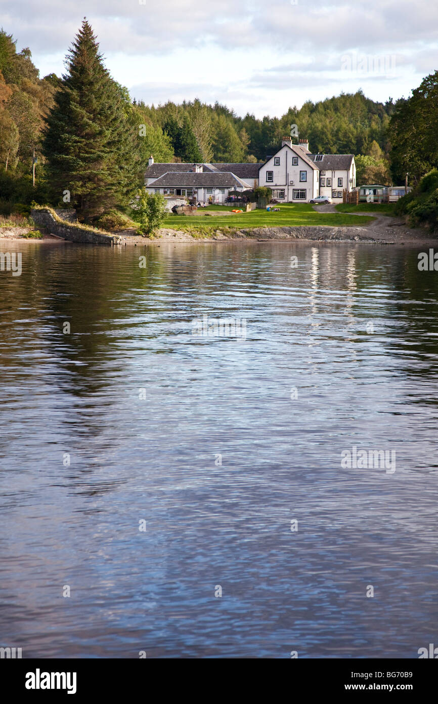 En Rowardennan Hotel Rowardennan village, sur la rive est du Loch Lomond, le plus grand de l'Écosse Loch (Lac). Banque D'Images