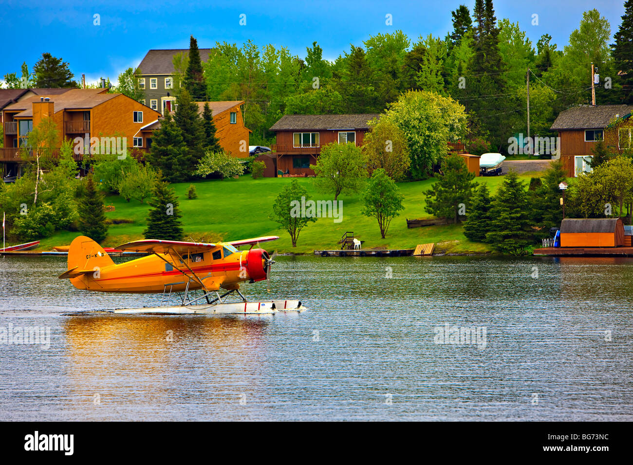 Le roulage des avions Norseman sur l'eau dans la ville de Red Lake, Ontario, Canada. Banque D'Images