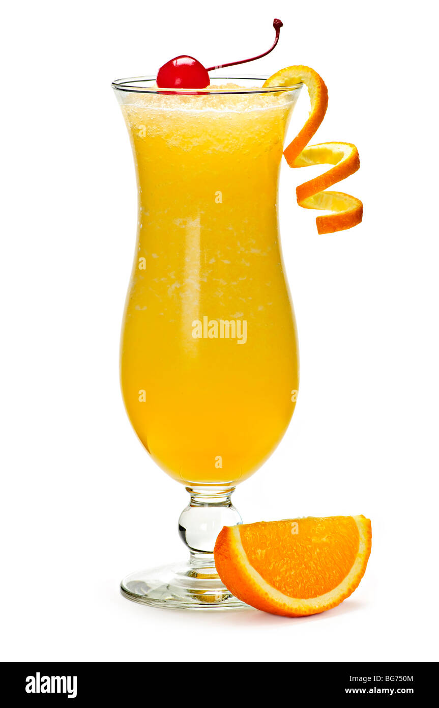 Verre de boisson à l'orange dans le verre à cocktail hurricane Banque D'Images