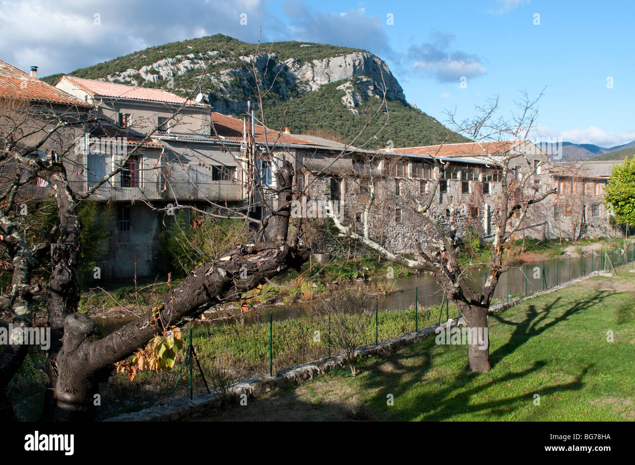 Ville pittoresque de St Hippolyte-du-Fort, Gard, sud de la France Banque D'Images