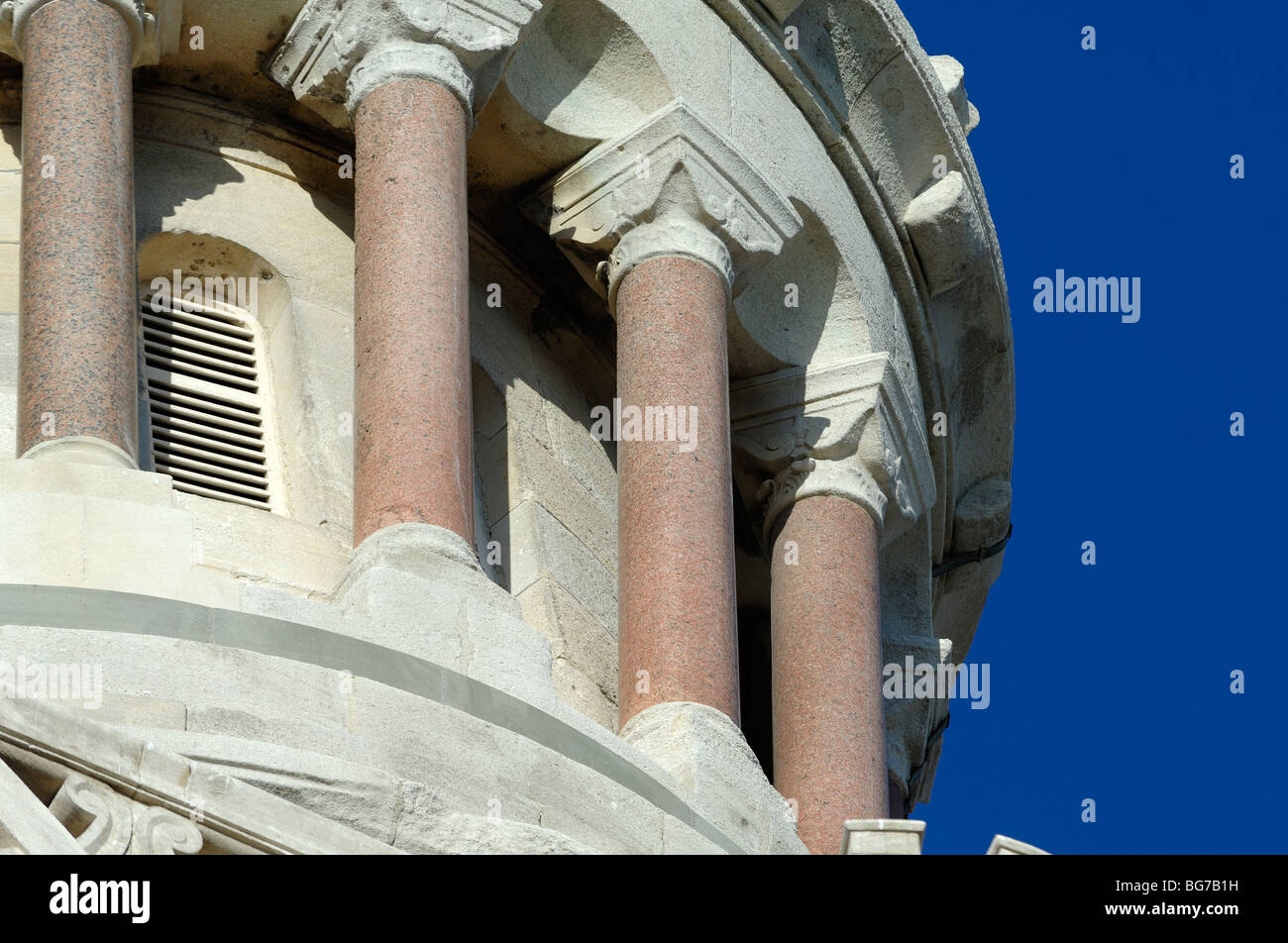 Les colonnes classiques, Clocher de l'église, Notre Dame de la Garde, Marseille ou Marseille, Bouches-du-Rhône, Provence, France Banque D'Images