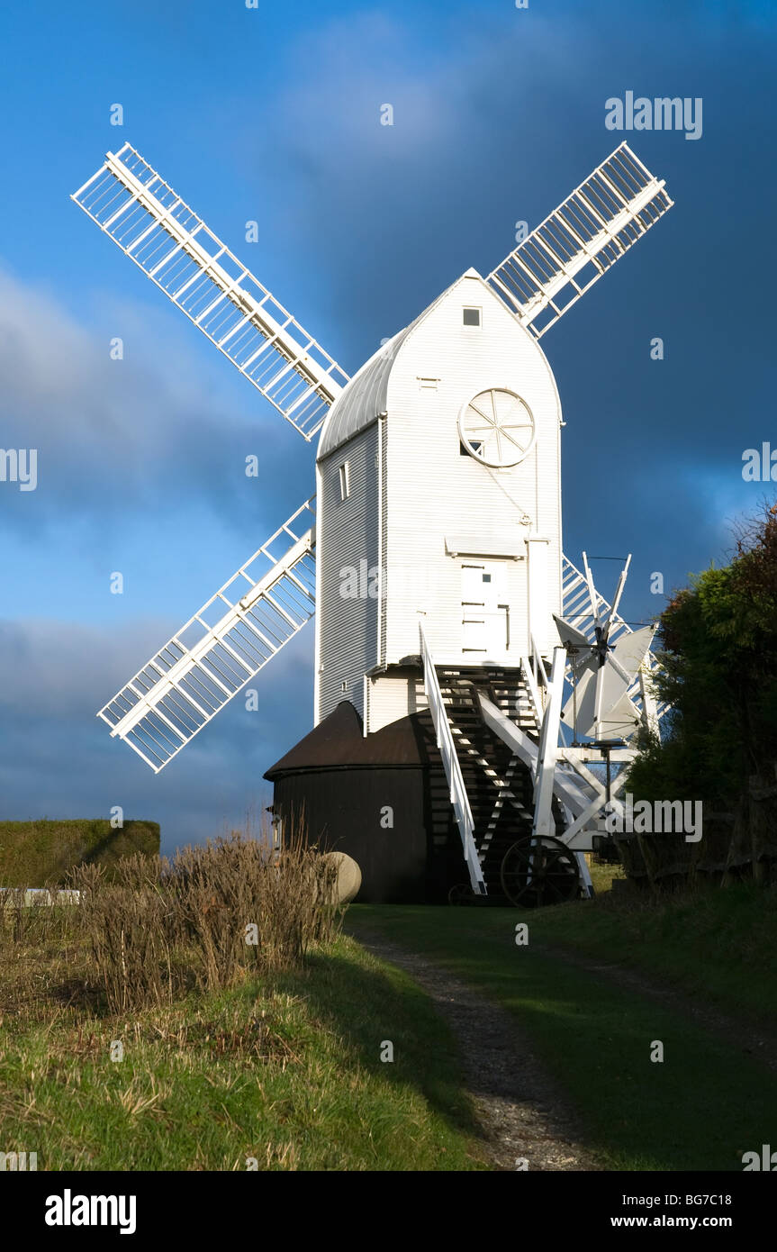 Jill moulin sur Clayton Hill, West Sussex, Angleterre. Jill est un moulin du 19ème siècle. Banque D'Images