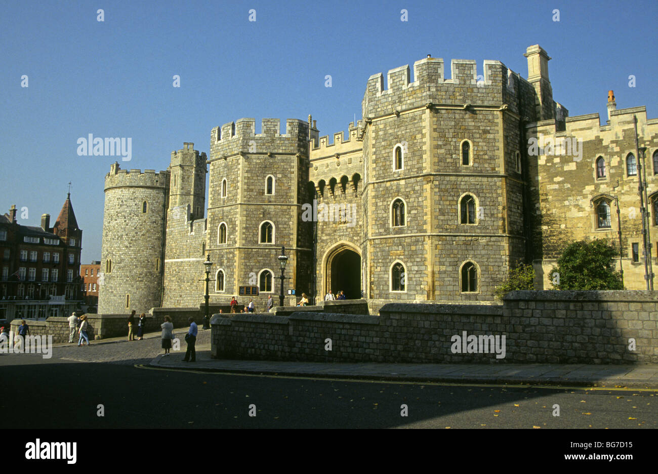 La porte et les murs du château de Windsor, résidence de la Reine d'Angleterre, à Windsor, Berkshire, Angleterre Banque D'Images