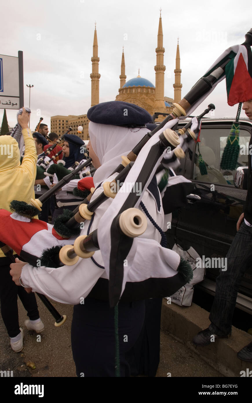 Refuge palestinien jouant la musique folklorique à la Beirut Marathon 2009 Banque D'Images