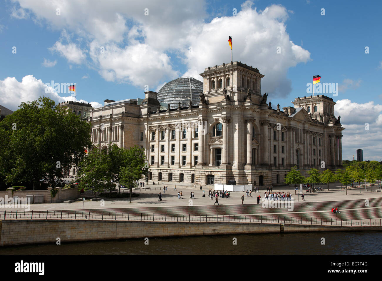 Allemagne, Berlin, le Reichstag, siège du Parlement allemand, la rivière Spree Banque D'Images