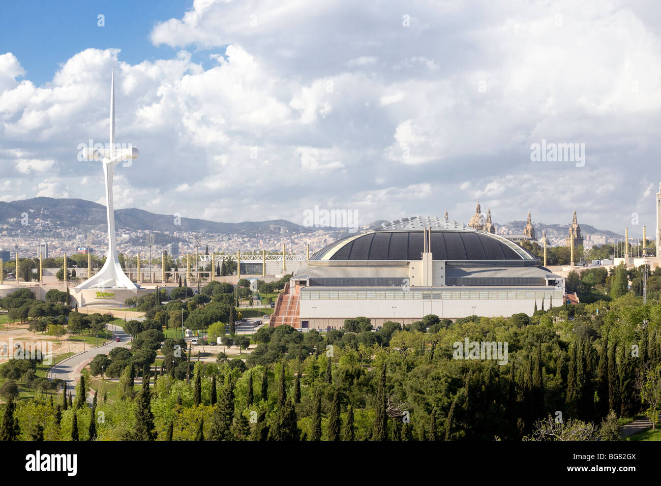 Tour de communications par Santiago Calatrava et Palau Sant Jordi sports arena par Arata Isozaki Banque D'Images