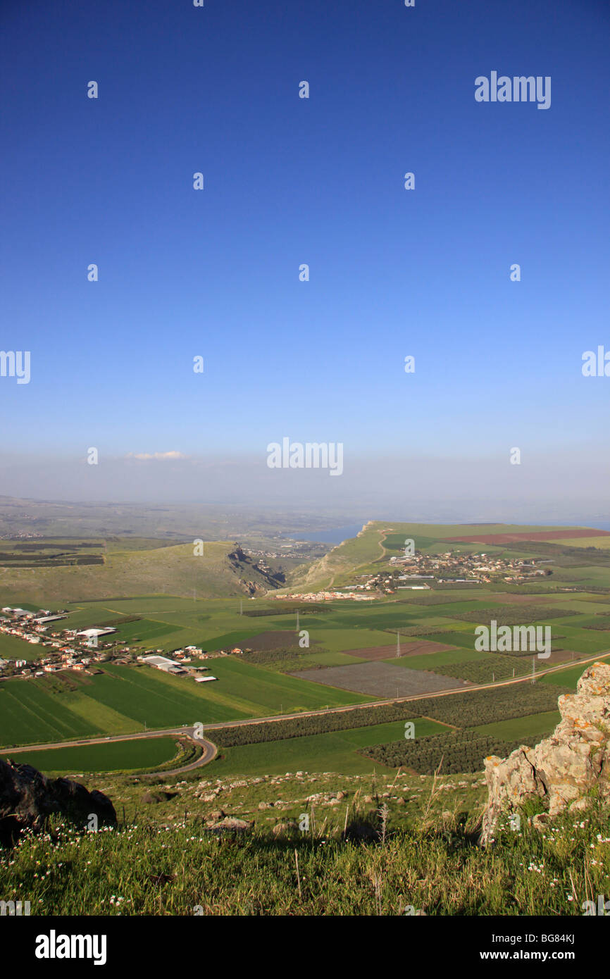 Israël, Basse Galilée, une vue sur la vallée d'Arbel, Mont Nitai et Mont Arbel de cornes de Hattin Banque D'Images