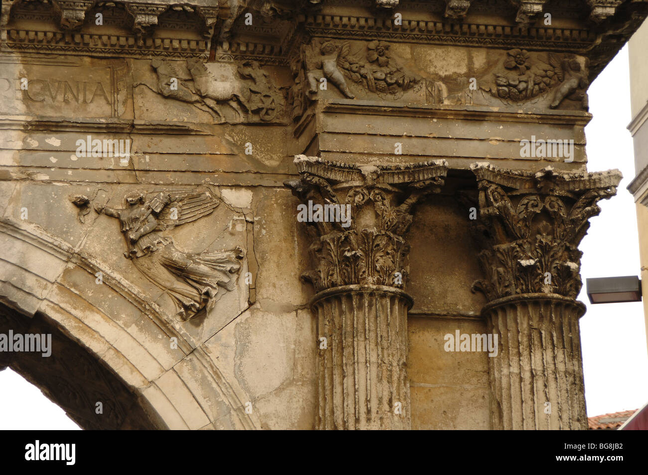 Arc de triomphe de l'Sergii ou Golden Gate. Pula. La Croatie. Banque D'Images