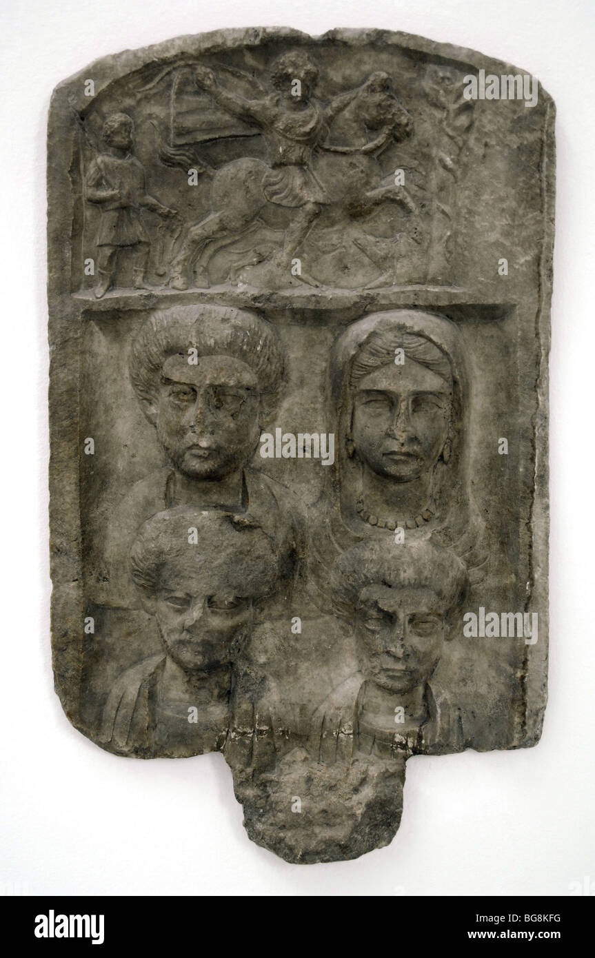 En relief funéraire représentant une famille de Macédoine. Banque D'Images