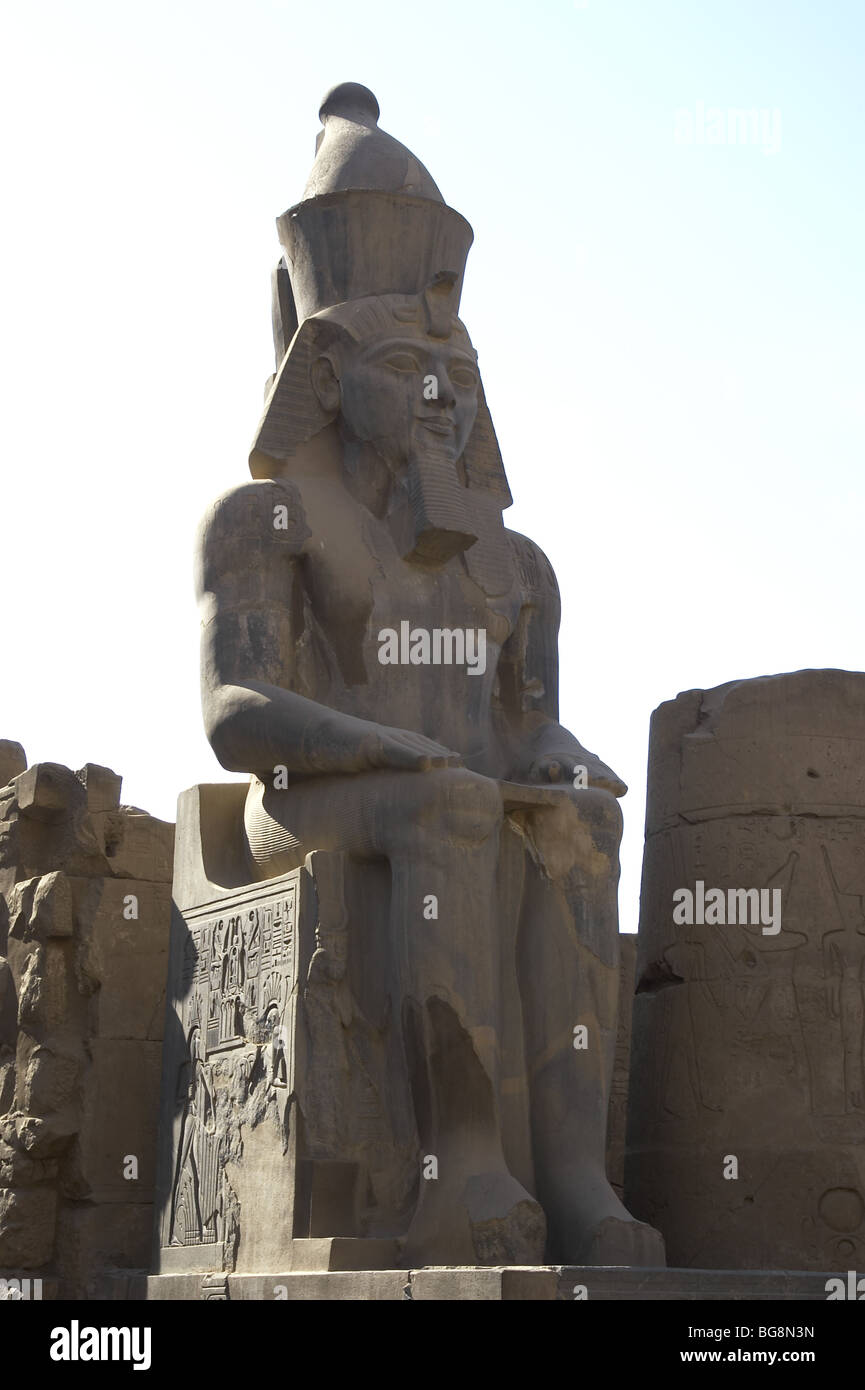 Statue de Ramsès II (h.1290-1224 B.C). L'Égypte. Banque D'Images