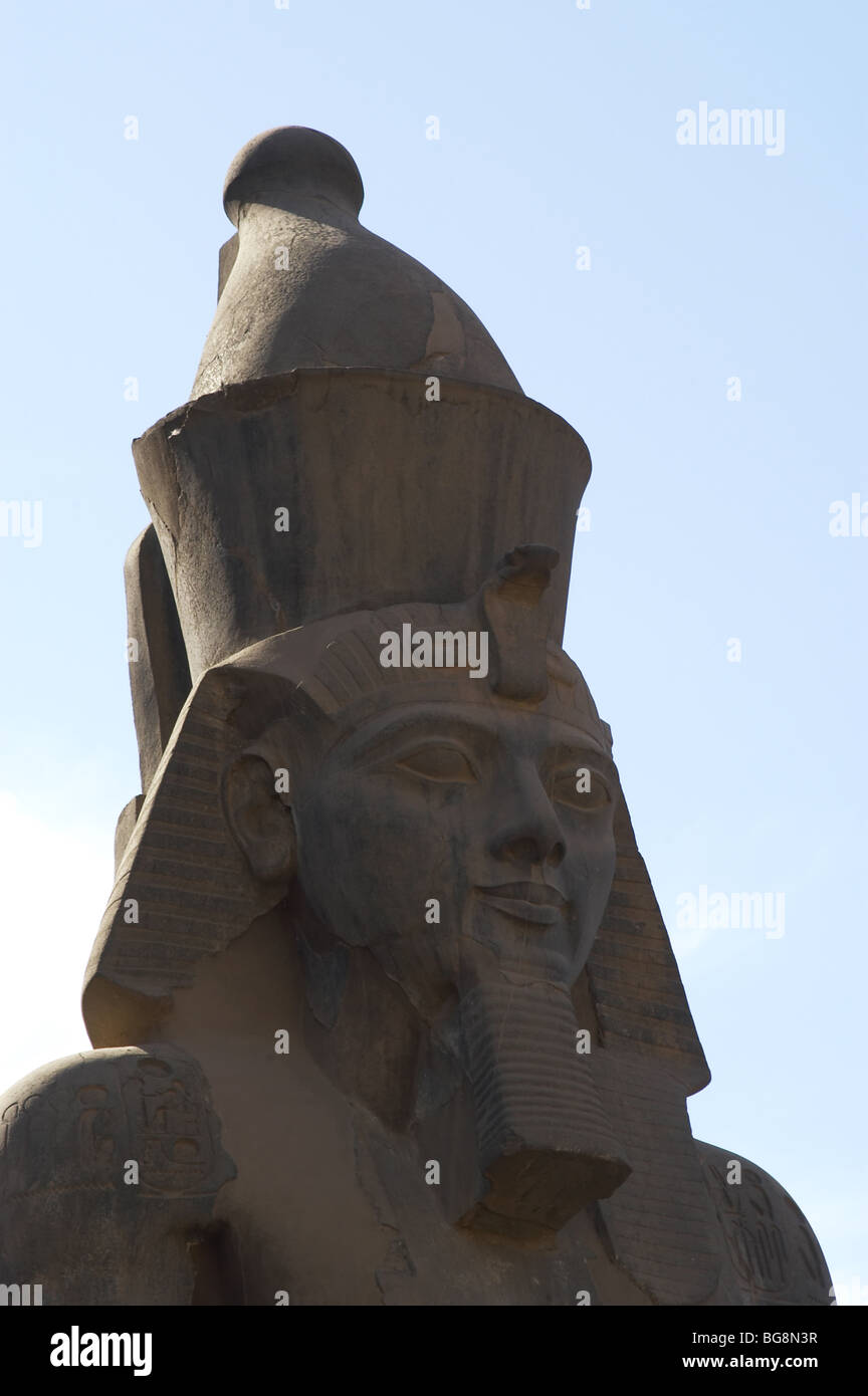 Statue de Ramsès II (h.1290-1224 B.C). L'Égypte. Banque D'Images