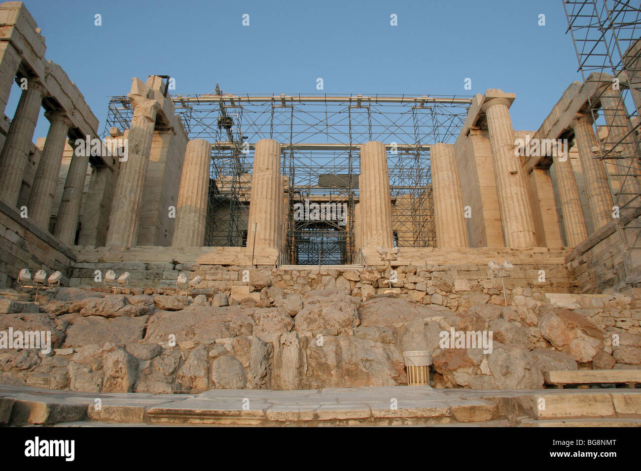 Le Propylaea. De l'Acropole. Athènes. La Grèce. Banque D'Images