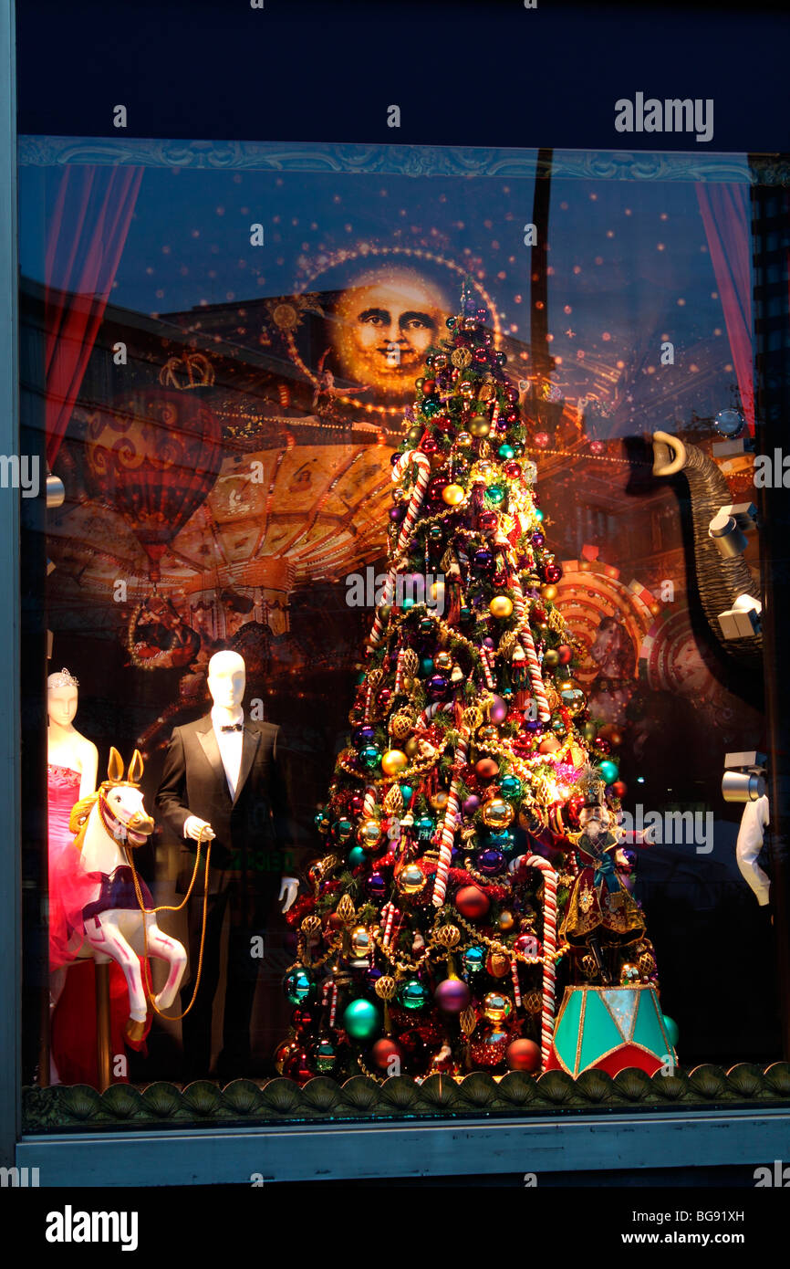 EU/DE/DEU/RFA/République fédérale d'Allemagne/capitale Berlin. Magasin KaDeWe, vitrine avec arbre de Noël. ( Pas de MR ) Banque D'Images