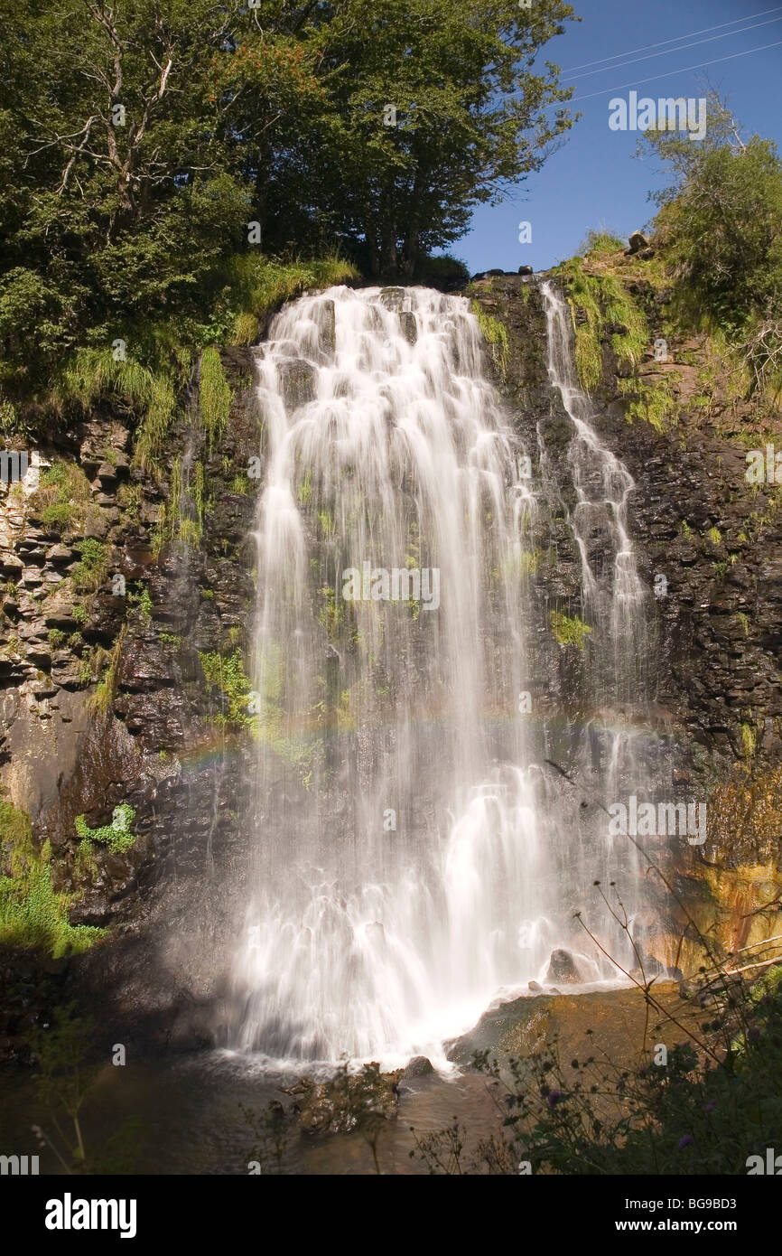 Entraigues Cascade dans la région d'Auvergne Banque D'Images