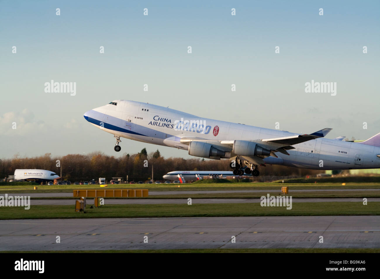 China Airlines Boeing 747-400 Cargo avion décollant de l'aéroport de Manchester Banque D'Images