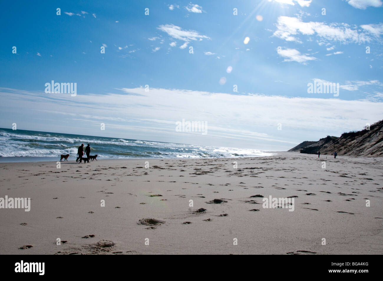 East Orleans Plage, Personnes, flâner, sur la plage, les vacances d'été, Cape Cod, Massachusetts, New England,USA Banque D'Images