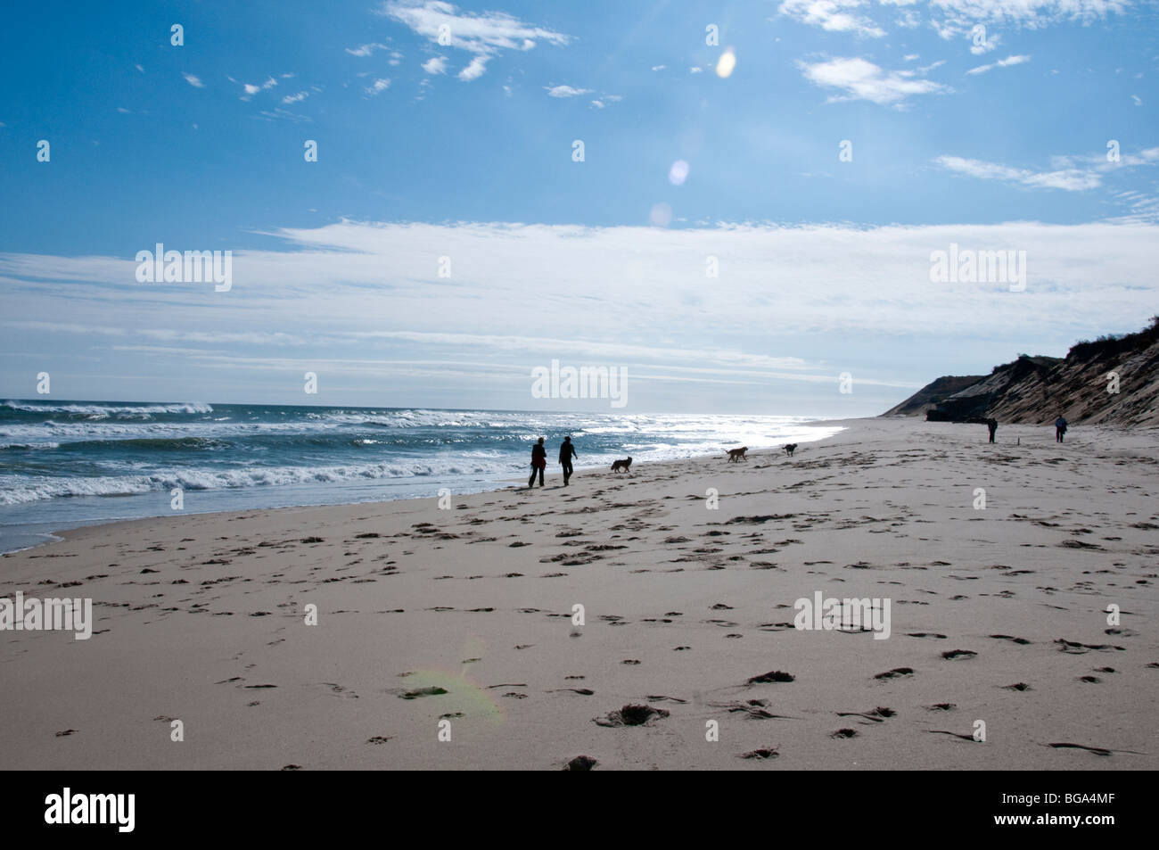 East Orleans Plage, Personnes, flâner, sur la plage, les vacances d'été, Cape Cod, Massachusetts, New England,USA Banque D'Images