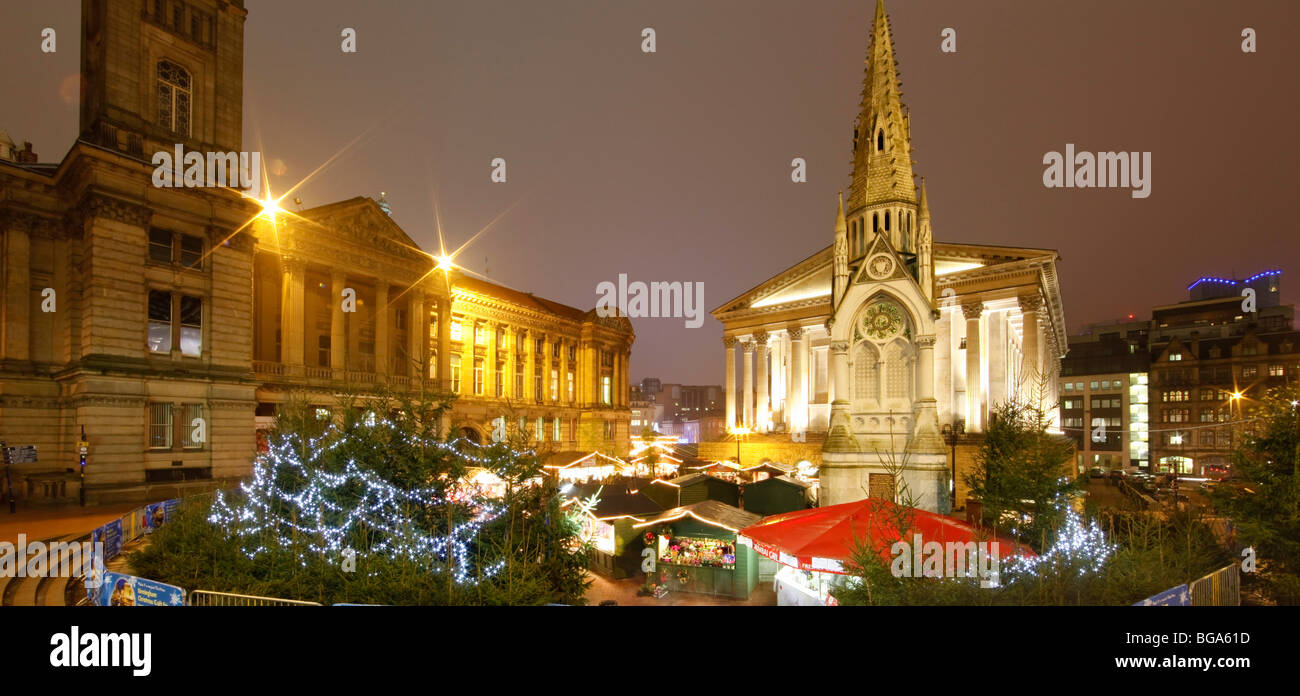Le marché allemand à Bimingham City Centre à Noël. En face de la Chambre et du Conseil de ville. Banque D'Images