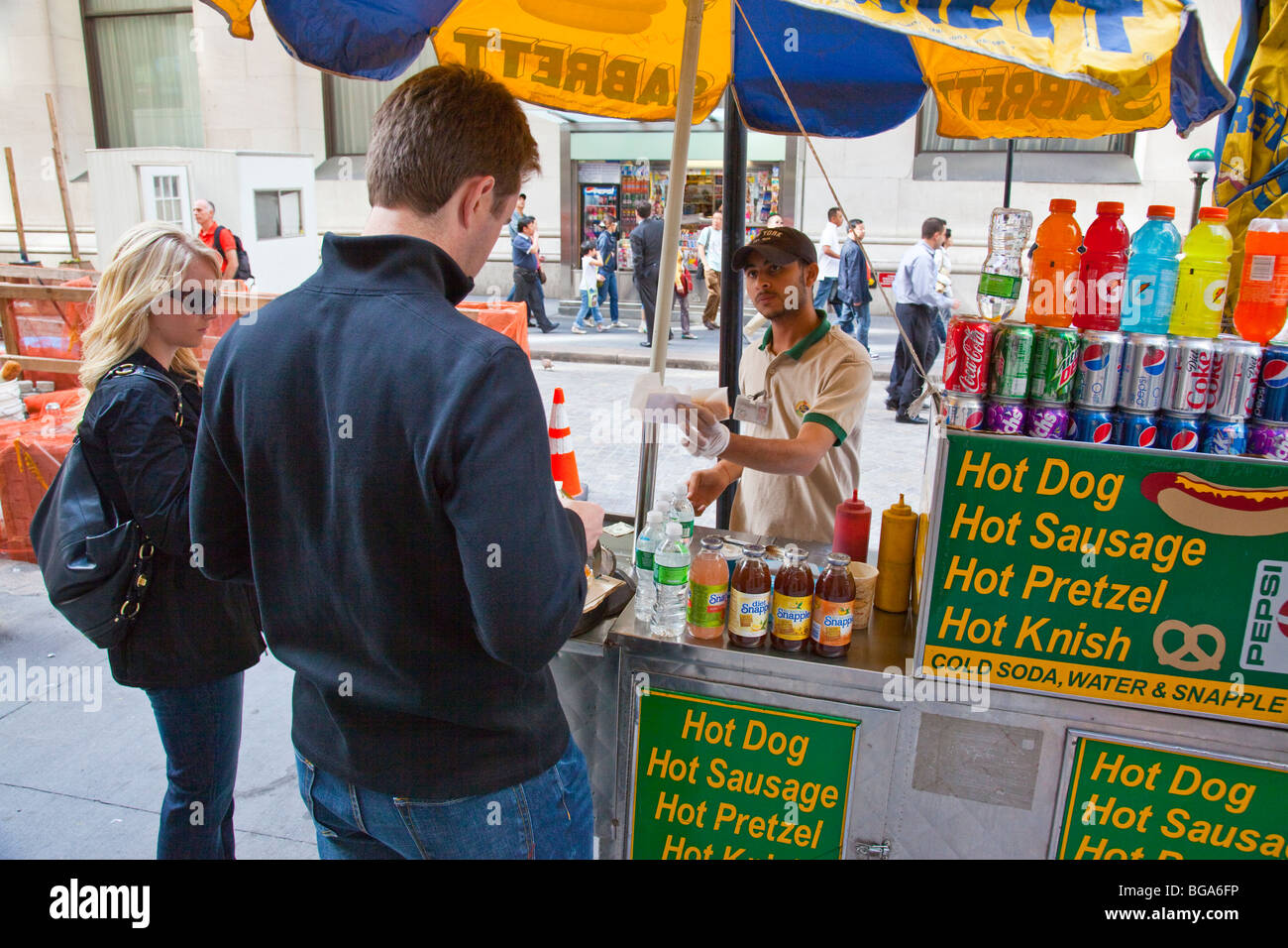 Vendeur de hot-dog à Manhattan, New York City Banque D'Images