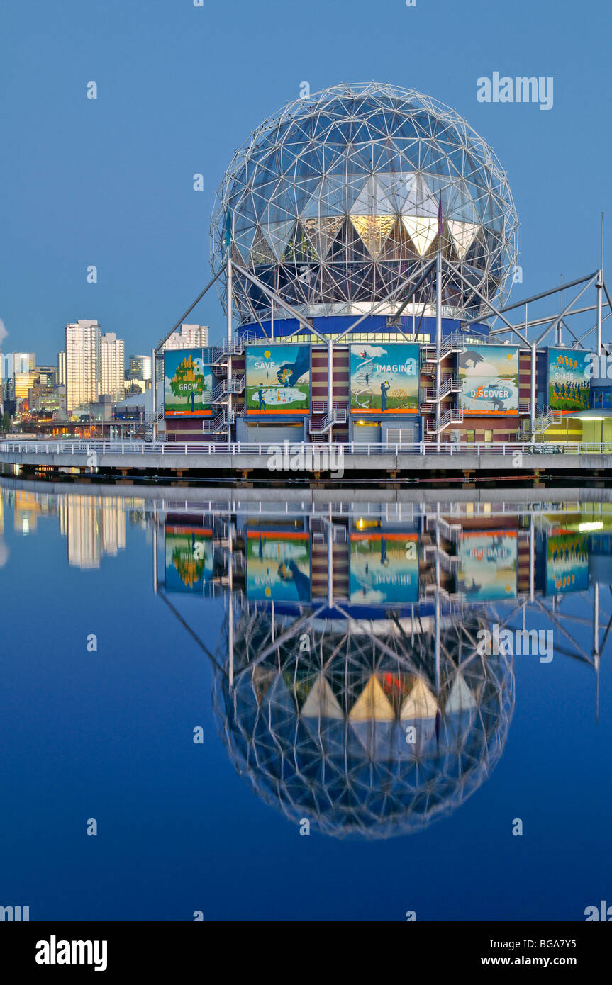 Le Telus World of Science, False Creek, Vancouver, British Columbia, Canada Banque D'Images