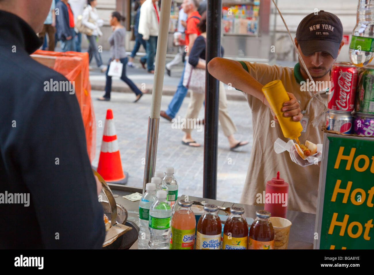 Vendeur de hot-dog à Manhattan, New York City Banque D'Images