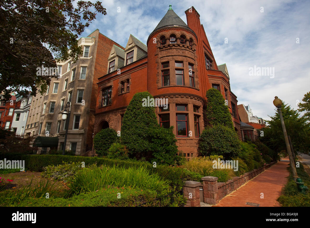 La porte verte, hôtel particulier de style roman richardsonien historique dans la région de Dupont Circle à Washington DC Banque D'Images La porte verte, hôtel particulier de style roman richardsonien historique dans la région de Dupont Circle à Washington DC Banque D'Images