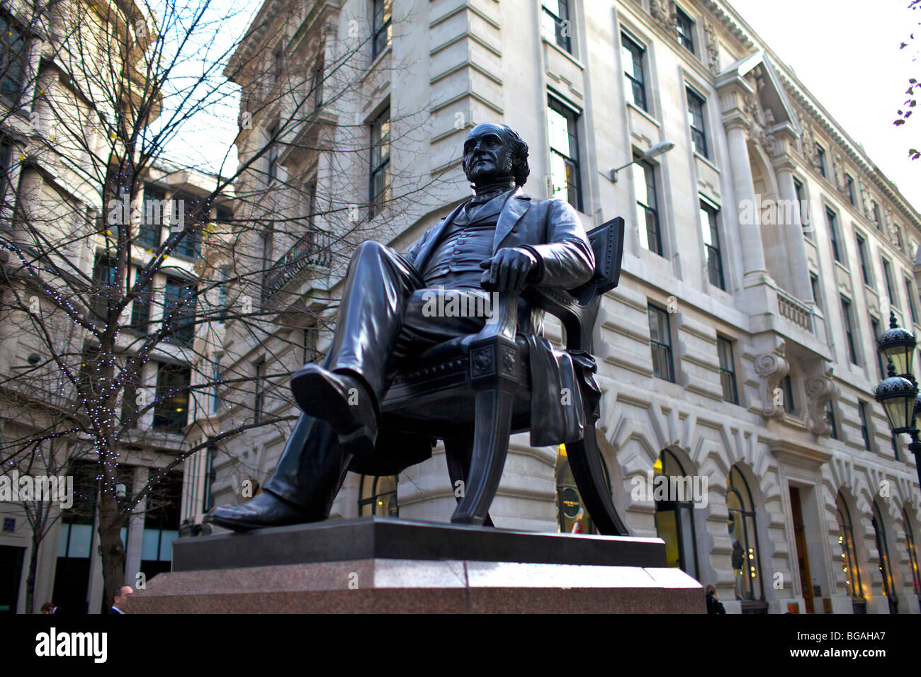 Statue de George Peabody banquier et philanthrope du 19e siècle dans la ville de London UK Banque D'Images