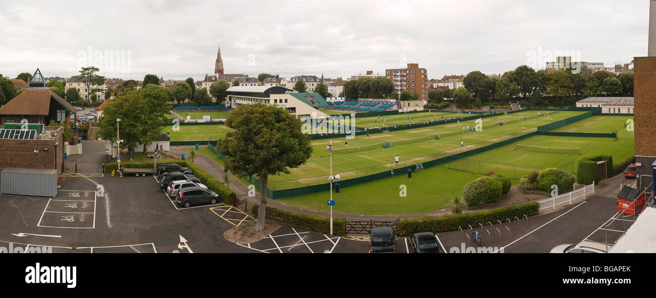 Panorama de l'Association de tennis sur gazon d'Eastbourne depuis le balcon de la nouvelle Galerie Towner, Eastbourne, East Sussex, UK Banque D'Images